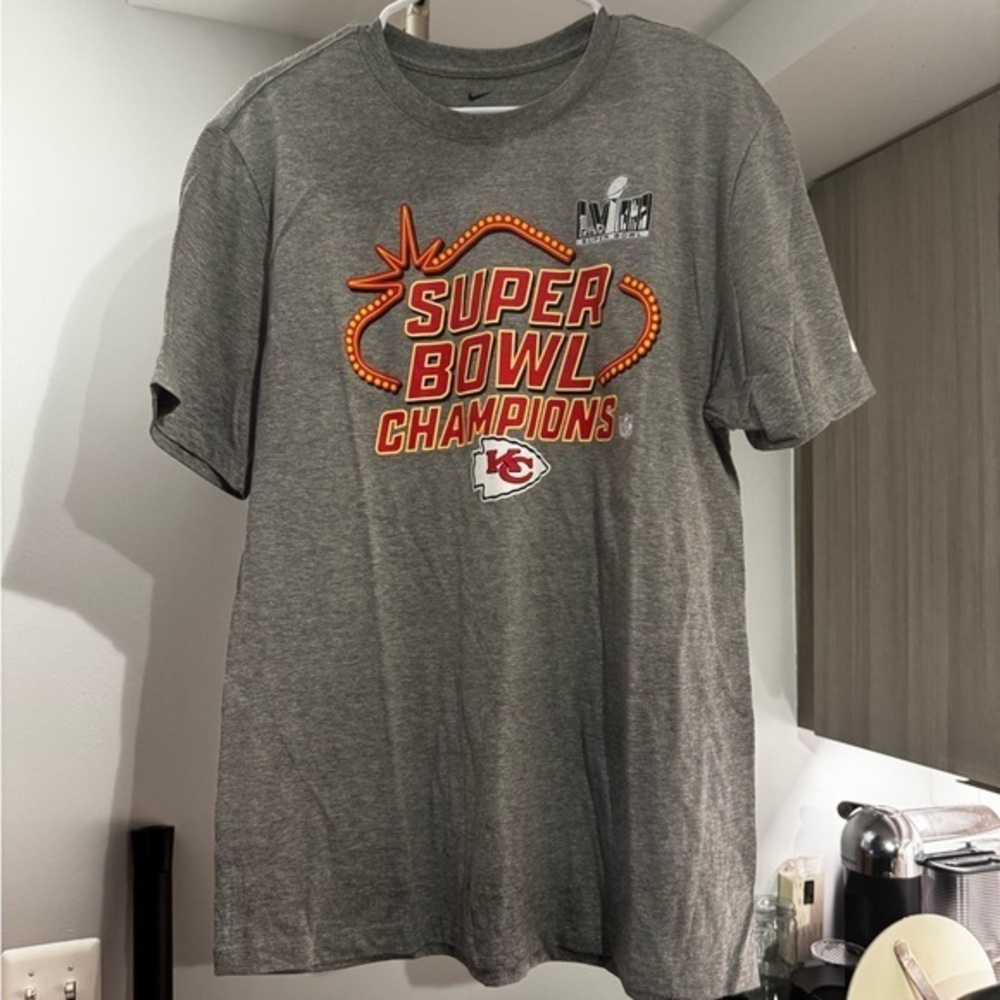 Nike KC Chiefs Super Bowl Champions tee Size L